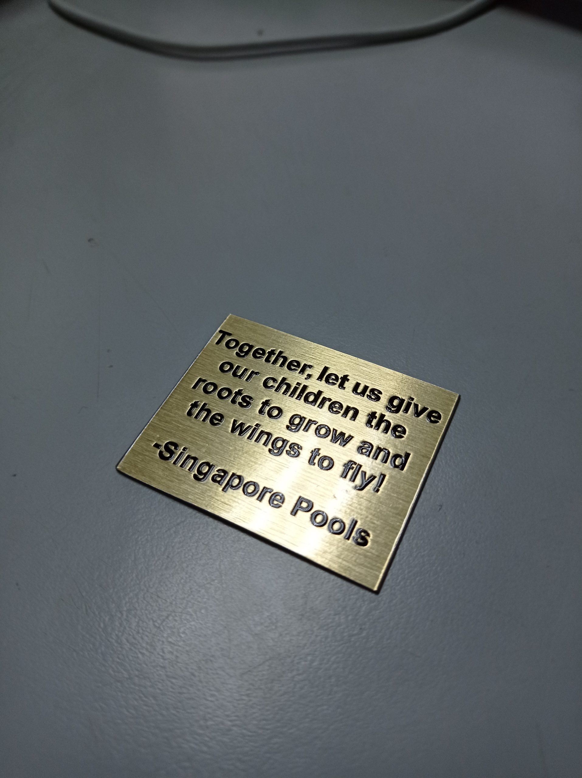 inscription plates