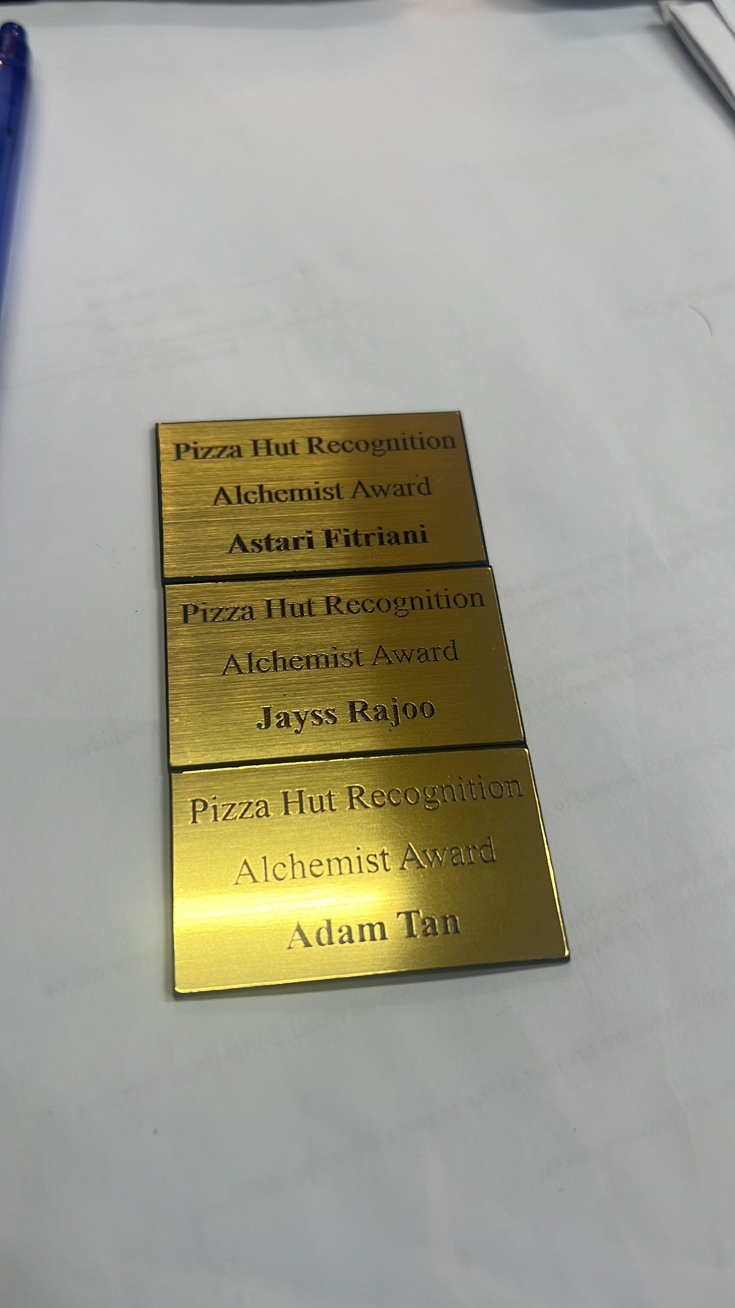 inscription plates